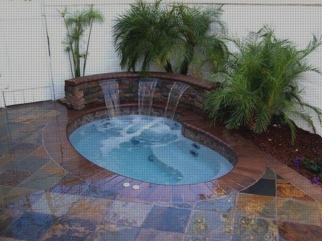 Review de jacuzzi exterior en piscina